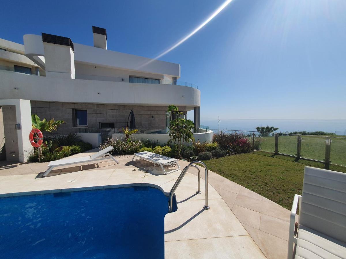 Luxury Beachfront Apartment With Pool, Sauna, Fitness And Gym In Province Malaga, Andalusia ميخاس المظهر الخارجي الصورة
