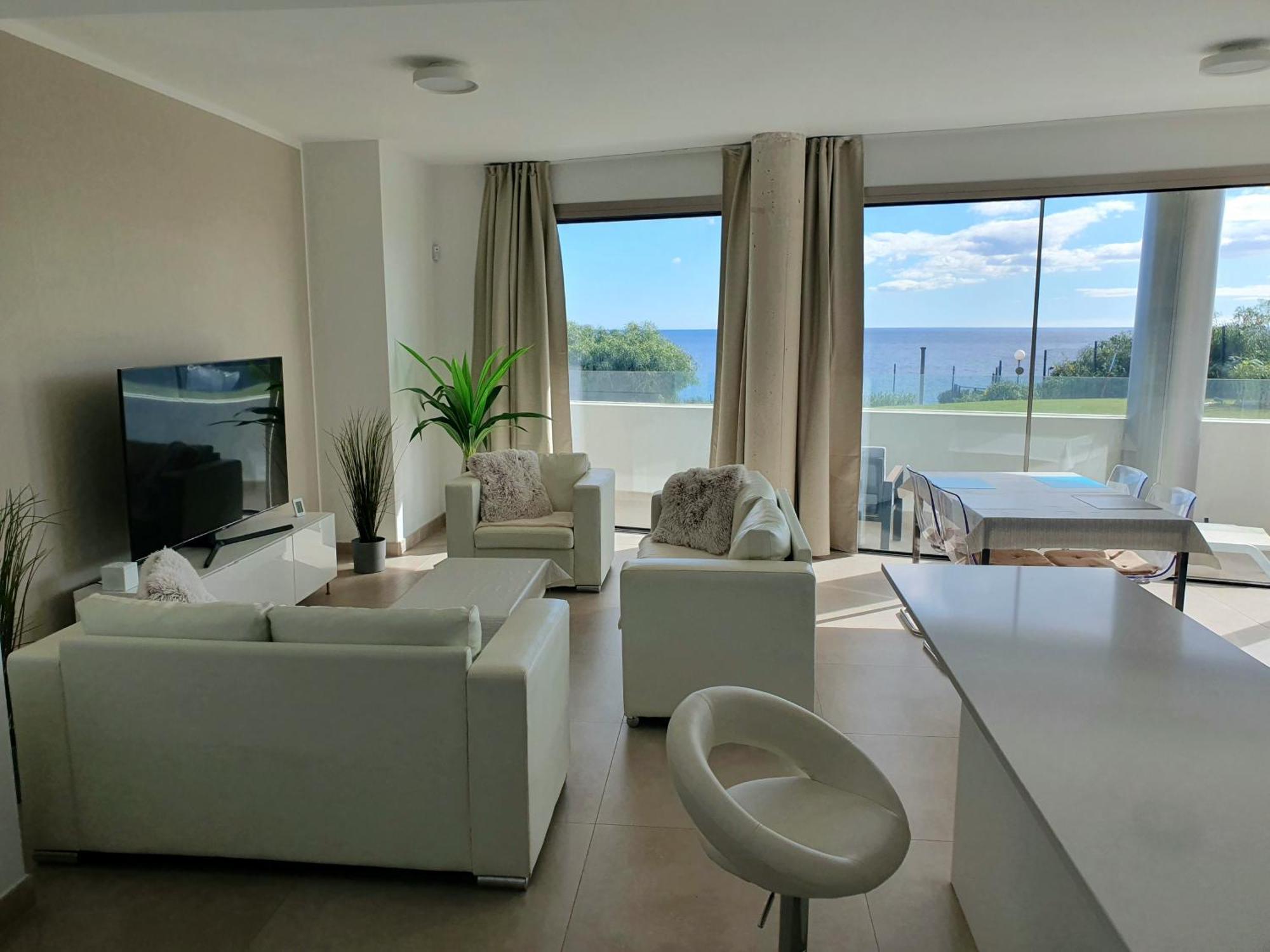 Luxury Beachfront Apartment With Pool, Sauna, Fitness And Gym In Province Malaga, Andalusia ميخاس المظهر الخارجي الصورة