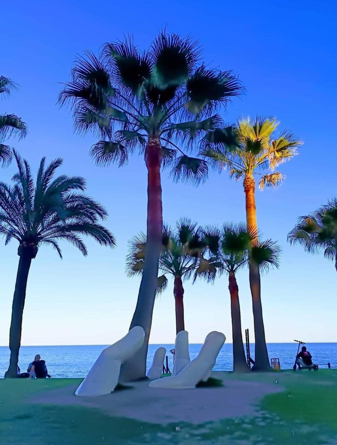 Luxury Beachfront Apartment With Pool, Sauna, Fitness And Gym In Province Malaga, Andalusia ميخاس المظهر الخارجي الصورة